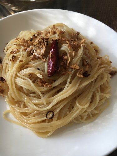 「工夫を加えたペペロンチーノですが、美味し」の質問画像