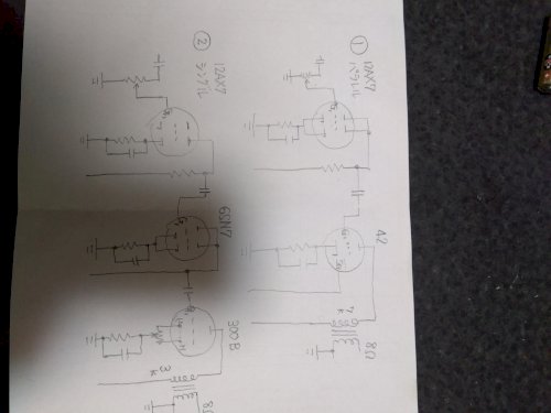 「真空管の回路図の比較について」の質問画像