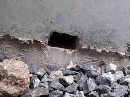 「ベタ基礎の水抜き穴はそのままで良い?この」の質問画像