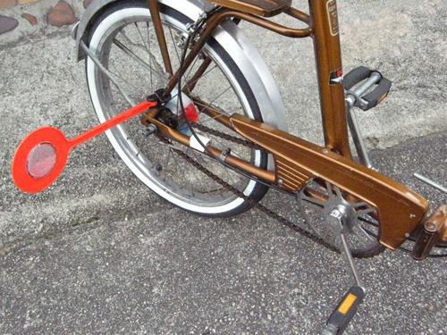 「自転車から横に飛び出す棒の自作方法?」の質問画像