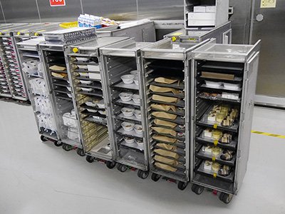 「機内食後の 客室係りによる 処理仕方はふ」の回答画像1