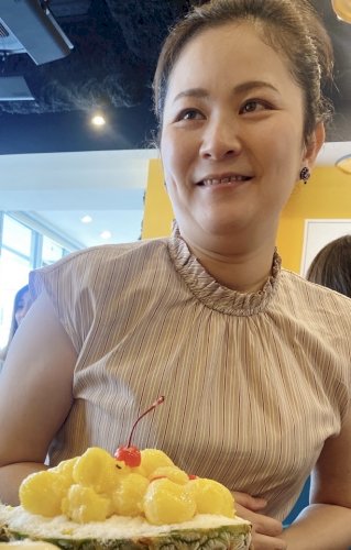「先輩の女性がおじさんに人気があるのは何故」の質問画像