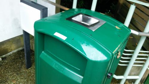 「街中にもっと灰皿を増やすべきでは??」の質問画像
