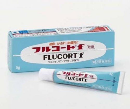 「手の甲の赤い点」の回答画像2