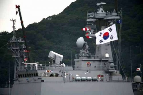 「海上自衛隊はどうして韓国軍艦の人命救助を」の回答画像18