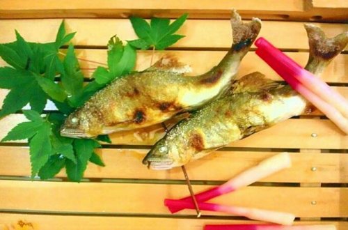 「皆さん、ご飯と味噌汁とオカズね、 間食し」の質問画像