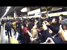 「世界で「日本がコロナの被害が少ないのが不」の回答画像10