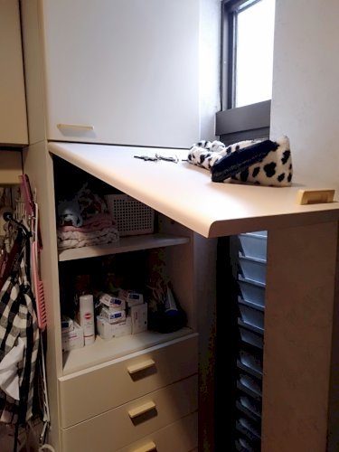 「扉のこの部品が欲しいです。 上に開けると」の質問画像