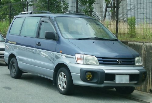 「トヨタ商用バンのサクシードに似た車」の回答画像7