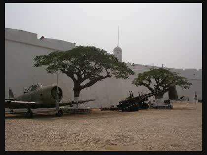 「この戦闘機の名前をおしえてください 」の質問画像