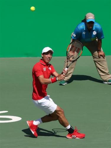 「【五輪テニス】錦織圭 第1セットを2ブレ」の質問画像