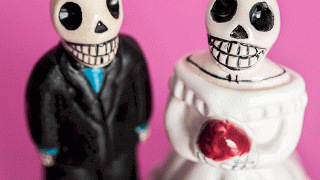 死者との結婚を意味する冥婚という習俗は未婚者の増加とともに廃れるだろう
