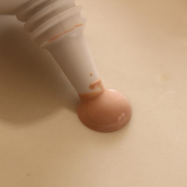 プールでの化粧・日焼け止めってどう思う?