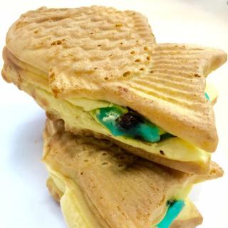 未知の味わい!くりこ庵の「チョコミントあん」たい焼きを食べてみた