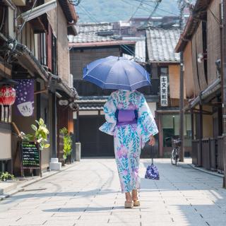 髪の長さ別で紹介!浴衣を着たときにオススメのヘアアレンジ3選