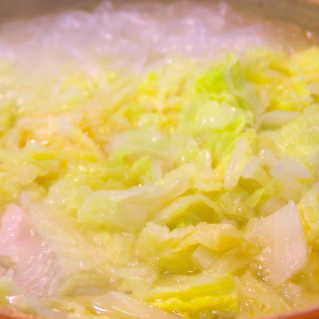 メディアで話題の鍋料理!?白菜が主役の鍋『ピェンロー』を作ってみた