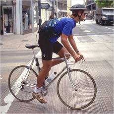 自転車は車道を走れ!?