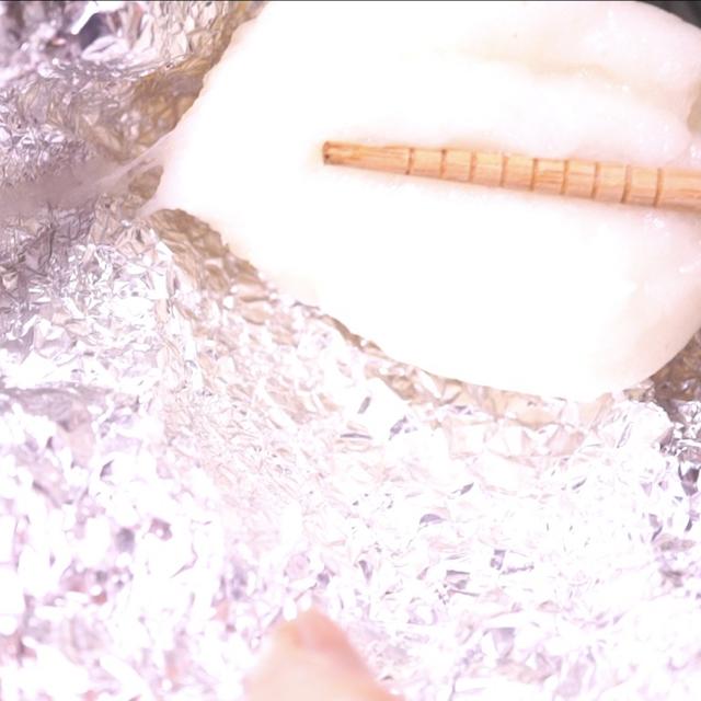 お餅がアルミホイルにくっつかない超シンプルな方法は?