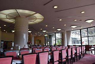 放流までできる!ダムを模した「安威川ダムカレー」がうまい