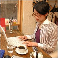 カフェでPC使う人の神経が理解できません