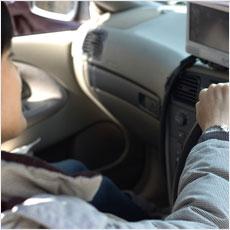 運転中の眠気覚ましに効く方法