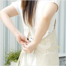 家事をする時にエプロンを着けますか?
