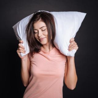パパの枕から加齢臭!?枕のにおいを完全解決する最終兵器とは?