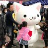 マモニャン、「わんにゃんドーム2018」で忠犬もちしばと共に子ども達と触れ合う