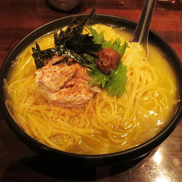 ペペロンチーノの下にご飯?大阪・谷町発のB級グルメ「ペペ飯」を実食