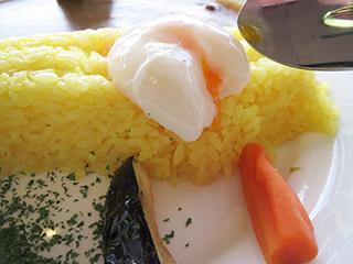 放流までできる!ダムを模した「安威川ダムカレー」がうまい