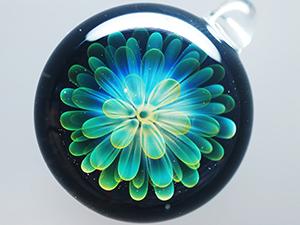 花をモチーフにしたガラスアート