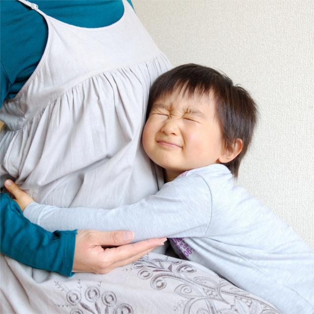 子供が触りたがるおっぱいには“その人が大好き”が隠されていた!