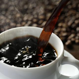 ブラックコーヒーって本当に美味しいと思って飲んでいるの?