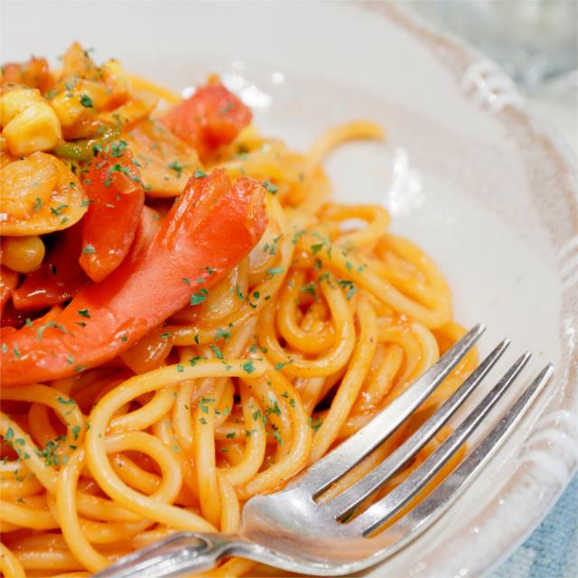 えっ?? ナポリタンは箸で食べるんですか?