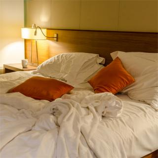 40歳を過ぎて夫婦の夜の営みが復活! 同じ経験を持つ声が多数
