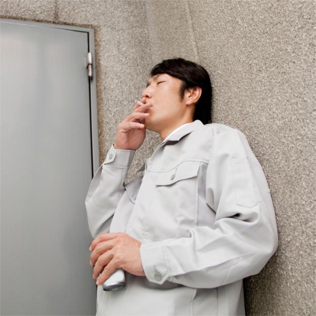 休憩時間外のタバコ休憩の是非について、法的観点で弁護士が終止符を打つ