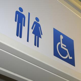 大便器が二つ!?便座がない??驚きの世界のトイレ事情