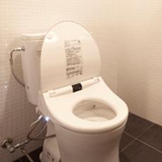 便器の水がはねない方法
