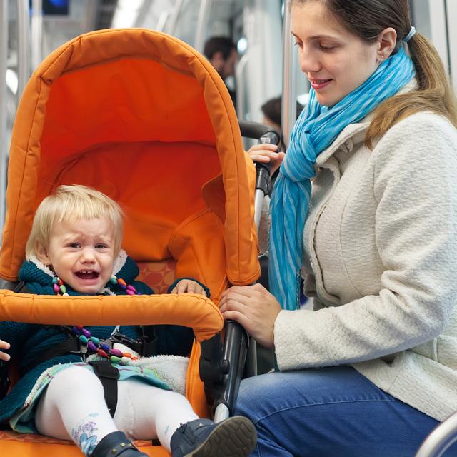電車でベビーカーを畳まないのは非常識?なぜ畳めと言われるの?
