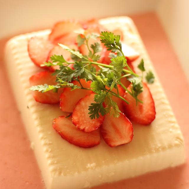 えっ、おかずになるの!?驚きのいちご料理