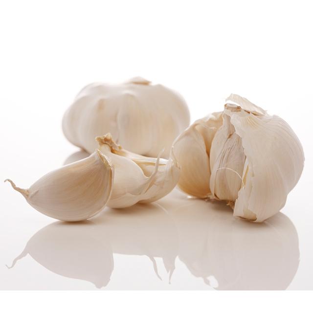 生のニンニクを食べるとお腹にくる理由