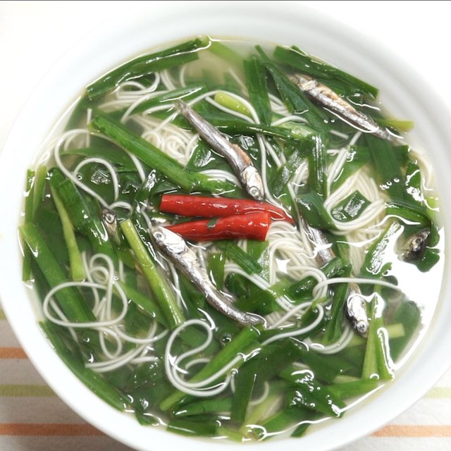 【簡単】グッチ裕三の体が温まるニラ煮麺
