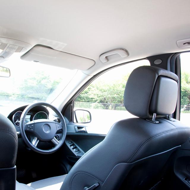 最高温度は90℃!?車内の暑さ対策を専門家が伝授