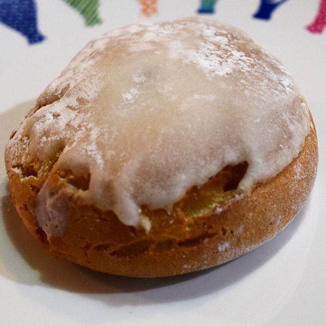 いちご大福がシュークリームになった!?「白雪だいふくシュー」を食べてみた