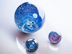 宇宙ガラス(オブジェタイプ1種とペンダントトップ2種)