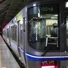 電車の席に幼児を座らせるのは正しいか