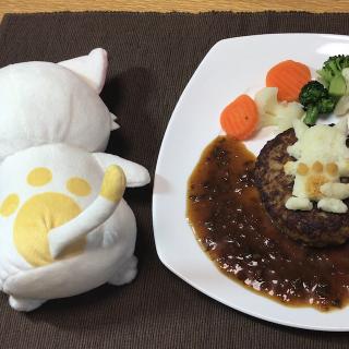 お尻に肉球!?キュートな猫キャラ「マモニャン」の 大根おろしアート