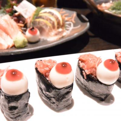 「ゲゲゲ!コース料理に目玉がゴロリ 期間限」の質問画像