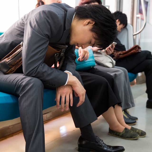 顔面蒼白!電車内で下痢……なんとかする方法はある?