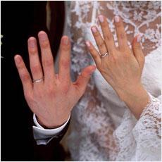 経験者に聞く、電撃結婚した理由